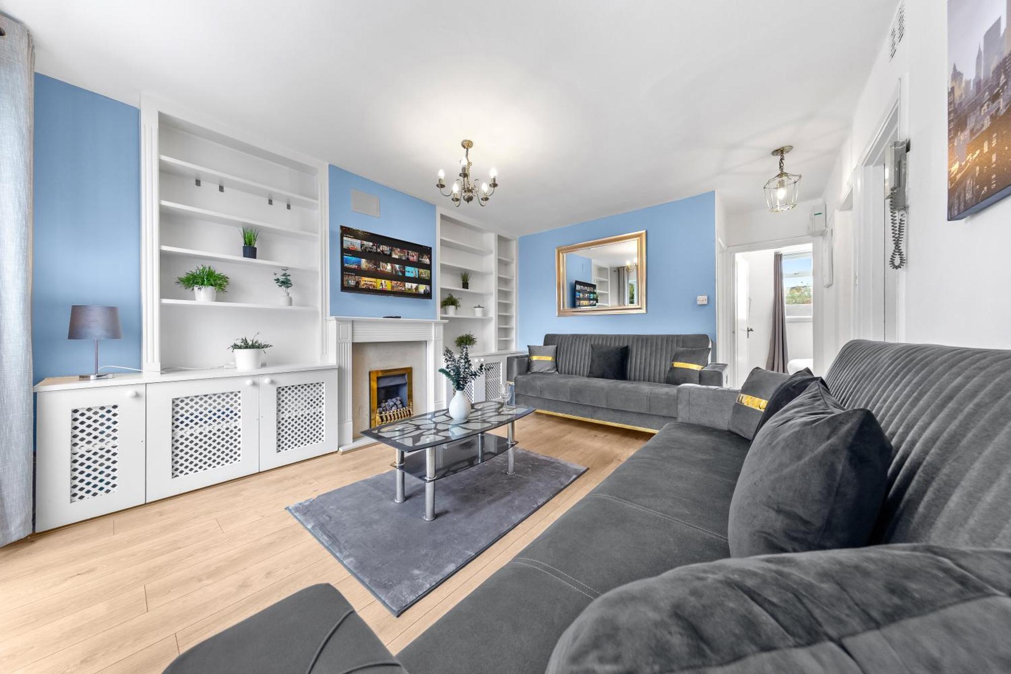 Newly Renovated Kensington 2 Bedroom Apartment With Balcony Near Harrods Sleeps 6, 2 Min Walk From Station 런던 외부 사진